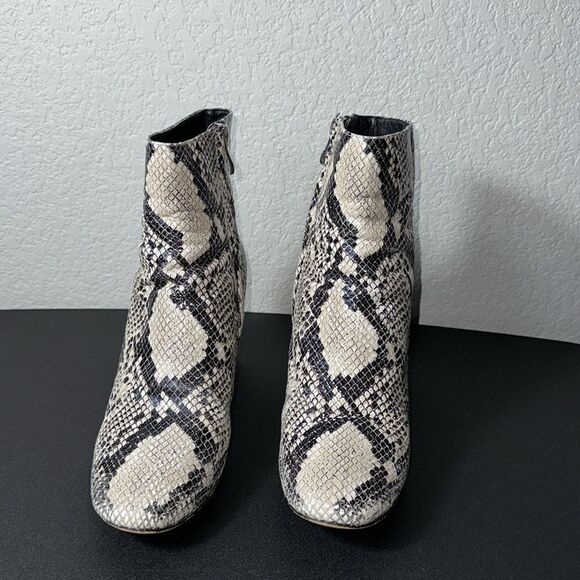 HALOGEN FAUX SNAKE SKIN BOOTIE SIZE 8.5 - Picture 3 of 7